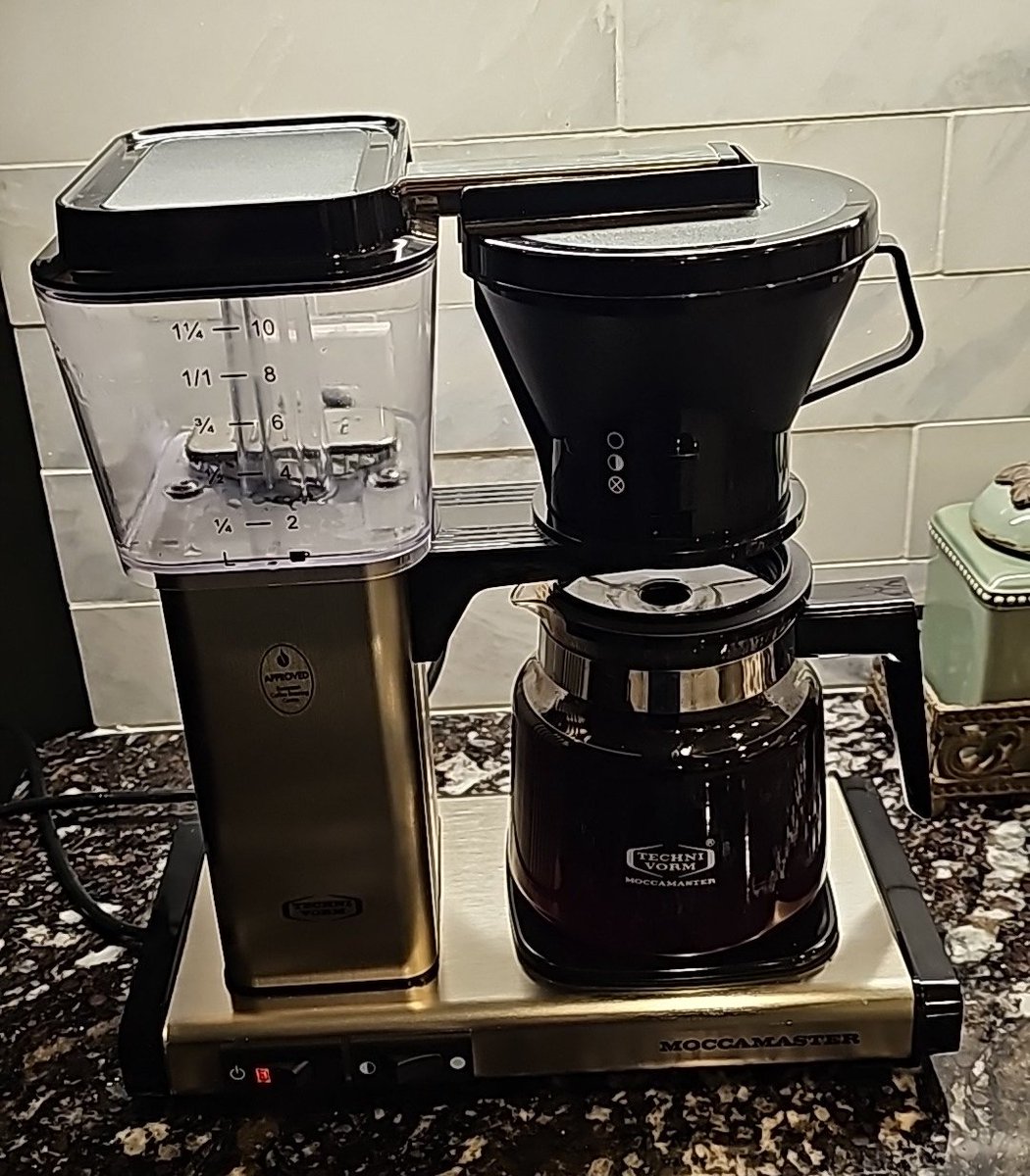 MAGA_MELISSA_69's tweet photo. Coffee Maker Porn, show me what you got!
#MoccaMaster https://t.co/vegplaOJsP
