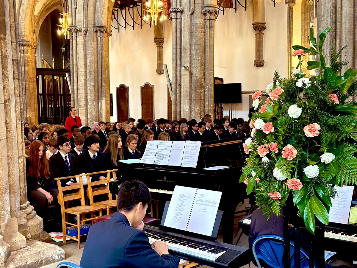 A big thank you to our Year 10 worship band and to all students who attended our  <a href="/LlandaffCath/">Llandaff Cathedral 🏴󠁧󠁢󠁷󠁬󠁳󠁿</a>  Eucharist this morning (<a href="/BOLHS_Caplan/">School Chaplain</a> ). All involved demonstrated respect and maturity throughout the service. A pleasure as always 🙏🏽🎶.