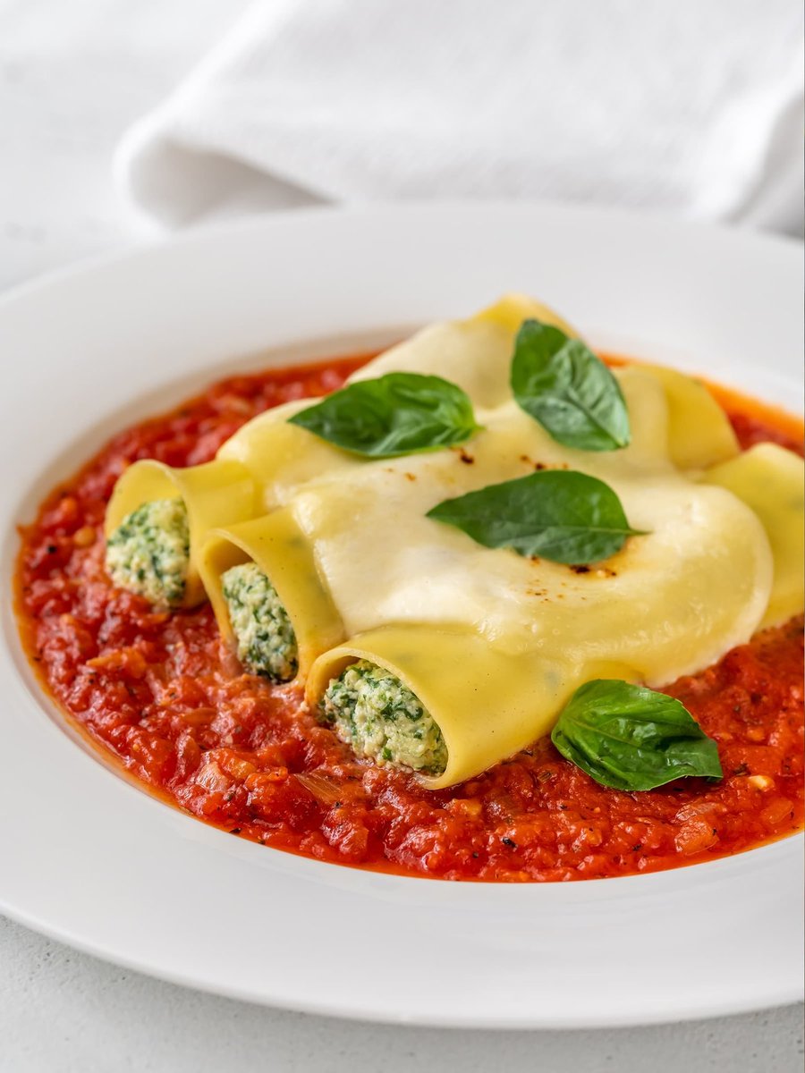 thequestbakery's tweet photo. Why spend your day in the kitchen when we can take care of dinner? Stop in and grab a cozy, delicious meal for the whole family!
On the menu today:
✨ Meat Lasagna
✨ Ravioli
✨ Spinach &amp; Cheese Stuffed Cannelloni
…and more
#SnowDay #ComfortFood #EasyDinner #LetUsCook #StayWarm https://t.co/TTHK40F462