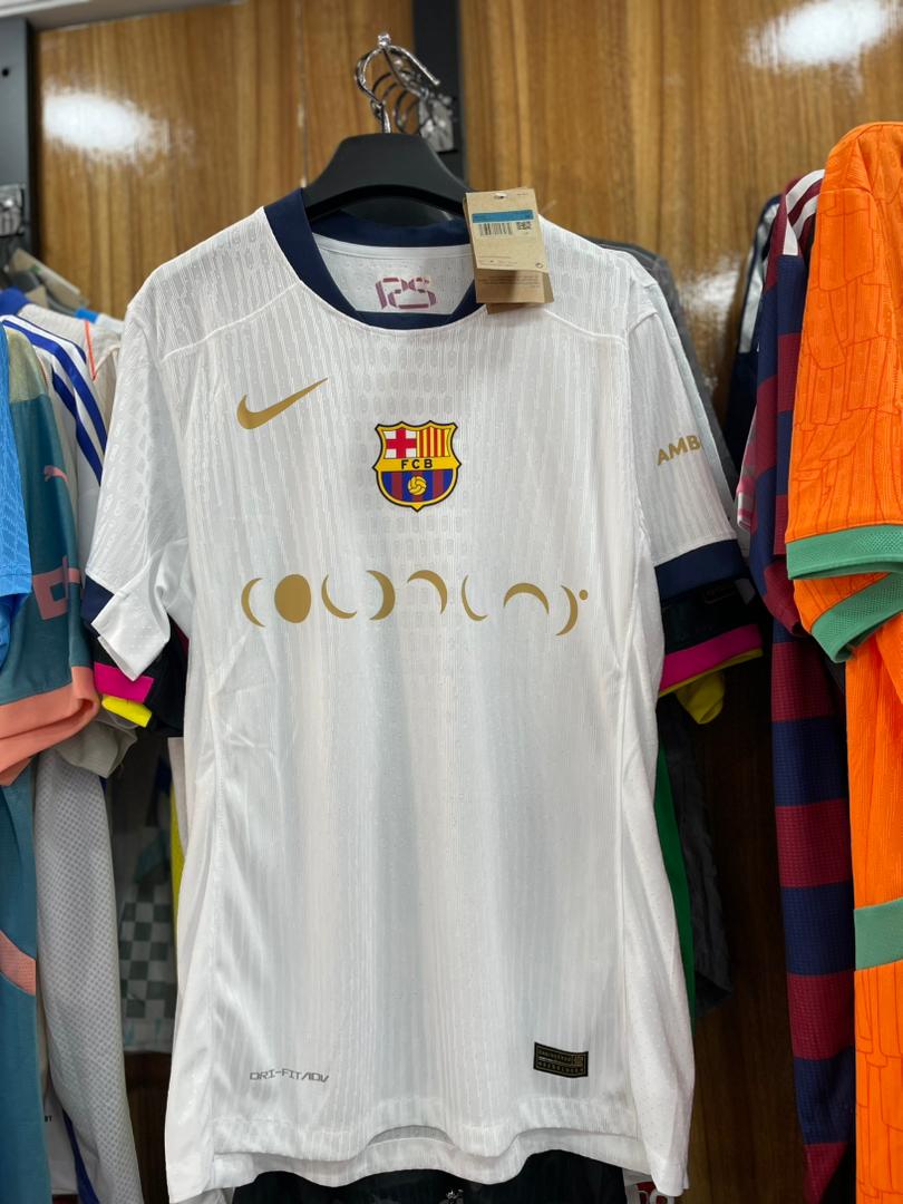 BendEmmanuel's tweet photo. Maillots pro
Maillots fan
Vintage, La qualité les amis... Dites que vous venez de ma part, y'aura peut-être un p'tit cadeau 😉 https://t.co/eMwq0KvnQY