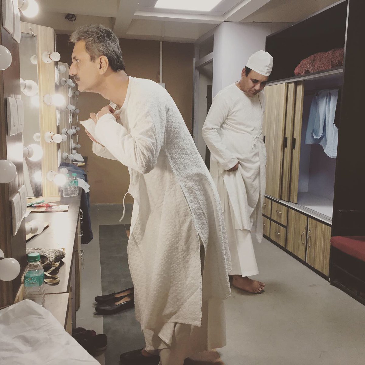SibtainShahidi's tweet photo. Mahmood Farooqui and Darain Shahidi are shining beacons of dastangoi, breathing new life into this challenging art form. Their passion and storytelling prowess keep the rich tradition alive and inspire future generations. #Dastangoi #Art #Storytelling”
20 years of dastangoi https://t.co/3AgVkIQKj7