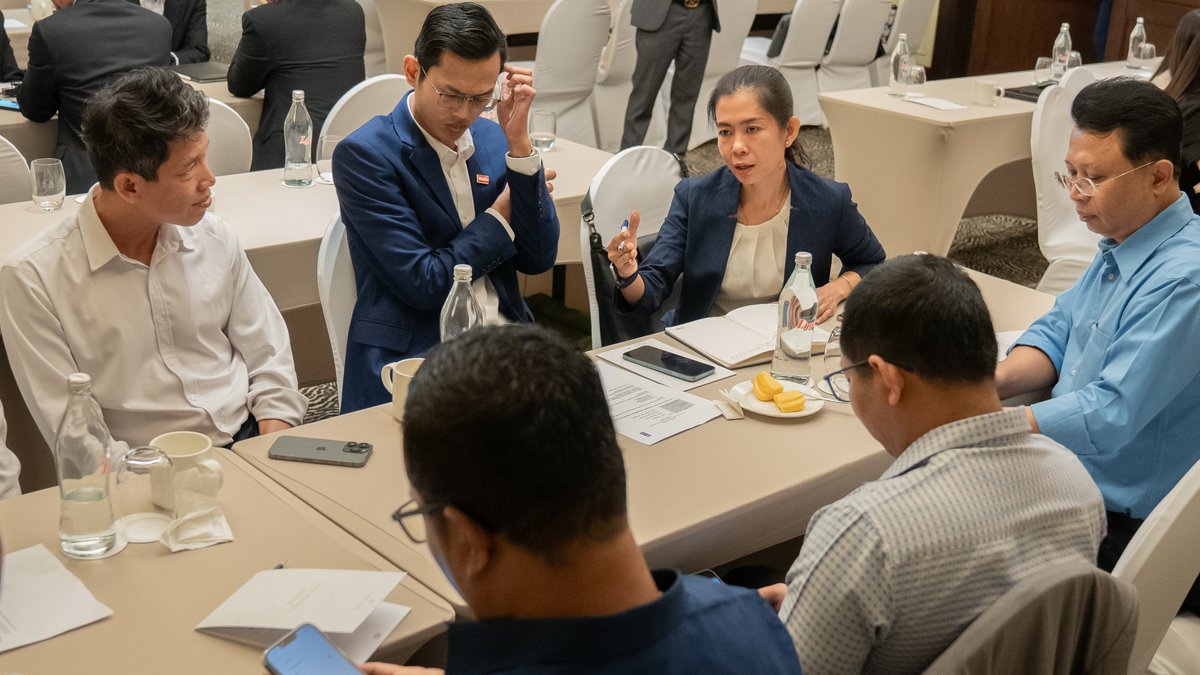 UNDPCambodia's tweet photo. 💰 @UNDP is working with the Insurance Regulator of Cambodia to strengthen #FinancialResilience.
👏 Today, we held a workshop to discuss the findings of our joint diagnostic study on #InclusiveInsurance and risk financing, aiming to create a more inclusive insurance ecosystem. https://t.co/U0lHj6Xngm