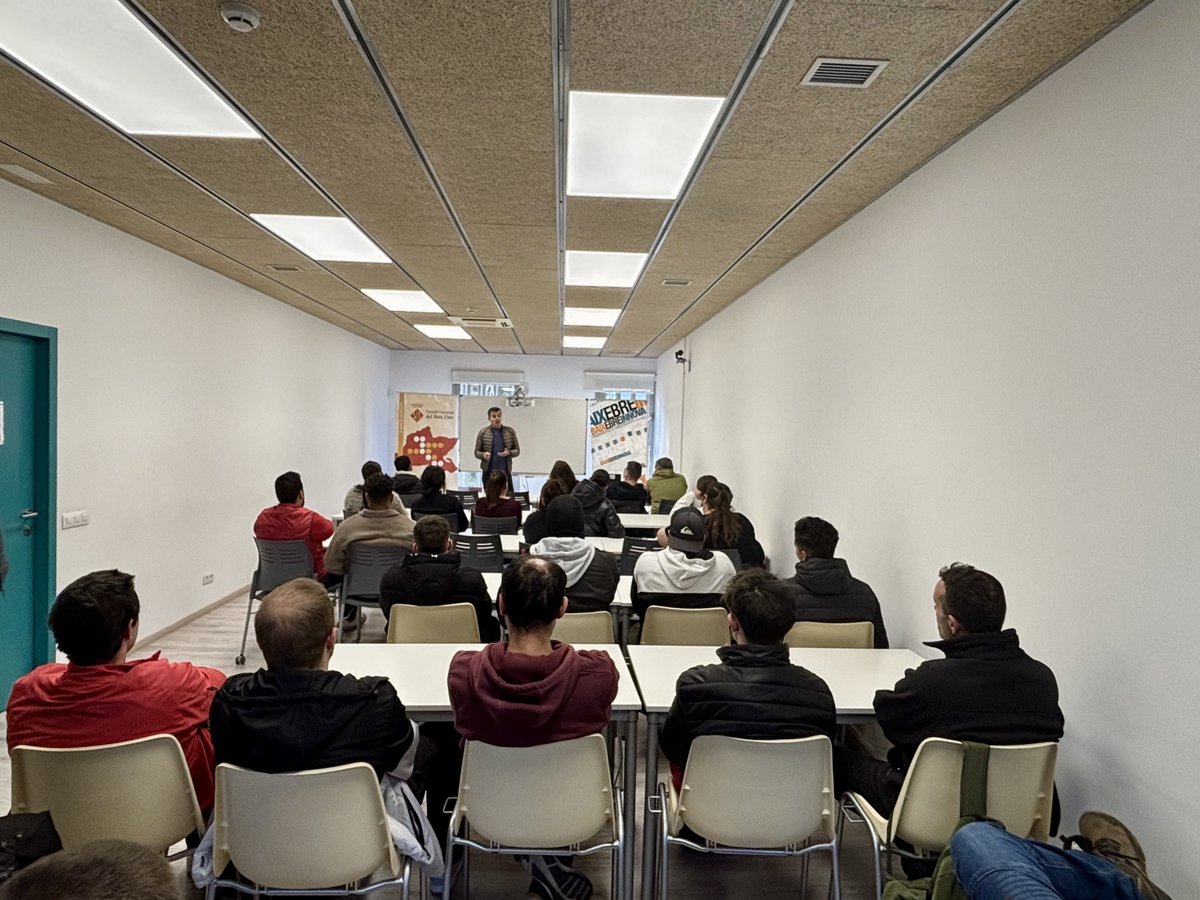 FORMACIÓ - Una trentena de persones es formen en Soldadura i Comerç i logística a la vegada que obtenen una experiència laboral amb el programa d’FPO DUAL del Consell Comarcal del Baix Ebre. #FPODual
Tota la informació a: baixebre.cat/actualitat/not…