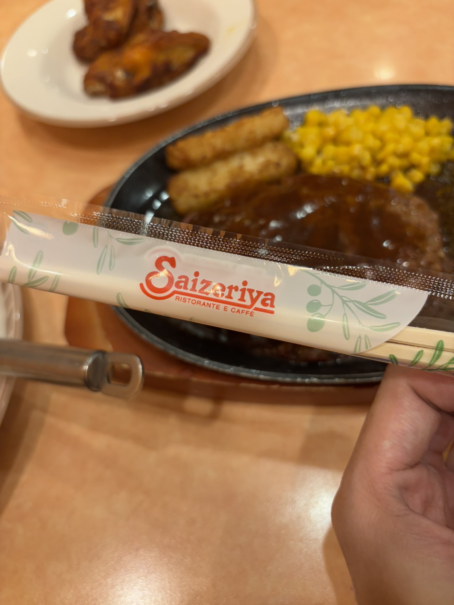 サイゼリヤの割り箸 サイゼリヤには割り箸があります - ぐわぐわ団