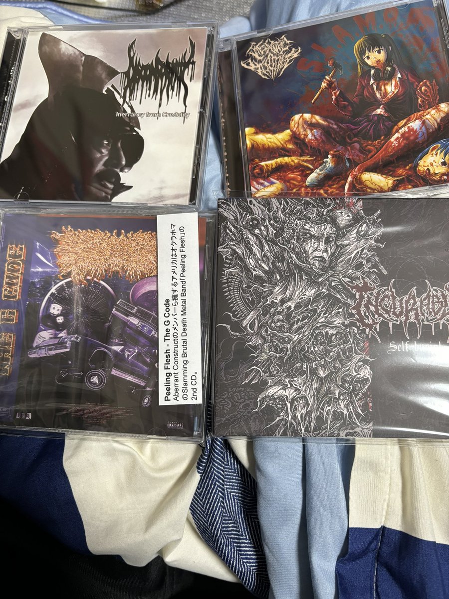 今年初のAVRからの買い物
Incurableでバンド知らなかったけどかっこいいね
大阪のライブは全部行くので今年もよろしく