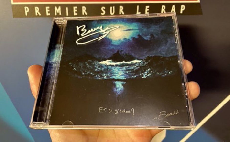 mehdiradio's tweet photo. 🔊SkyrockDédicace (12h-16h) 
t’offre le 📀 DÉDICACÉ de #bouss 

RT/FOLLOW et TWEET avec le #AmidiCestMehdi pour participer 

👉Tirage au sort 16h

bonne chance 🤞

#CONCOURS https://t.co/T13aoEbASB