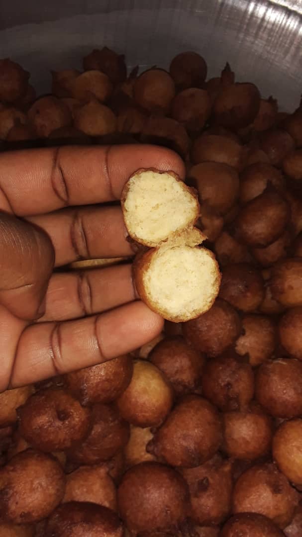 Ad_Aud237's tweet photo. Hello☺️
Bailey's fait maison : 6000FCFA la bouteille
Beignets soufflés : à partir de 10.000FCFA

📍 Yaoundé
Commandez pour goûter🤗
#MercrediBiz https://t.co/VqCTkqBceg