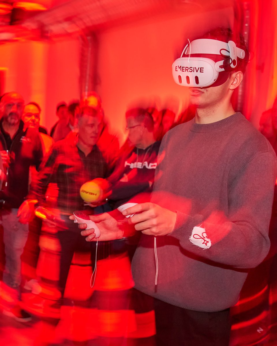 HEAD_PADEL's tweet image. And with the presentation of the COELLO line, we can now announce that we are very excited to inform you that Arturo will continue being part of the #TeamHEAD 💯 ❤️.   

#TeamHEAD l #HEADPadel l #ArturoCoello l #COELLO2025 l #HEADCoello2025