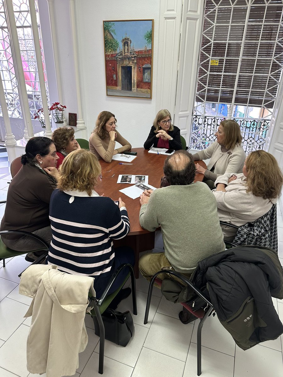 🔈Nuestra delegada, <a href="/amideanr/">Amidea Navarro</a>,  ha mantenido una nueva reunión con Asociaciones de vecinos de nuestro #DistritoCascoAntiguo.

✅ En este encuentro, nos han trasladado sus preocupaciones e inquietudes.

🤝Seguiremos apostando por el diálogo y la participación activa.