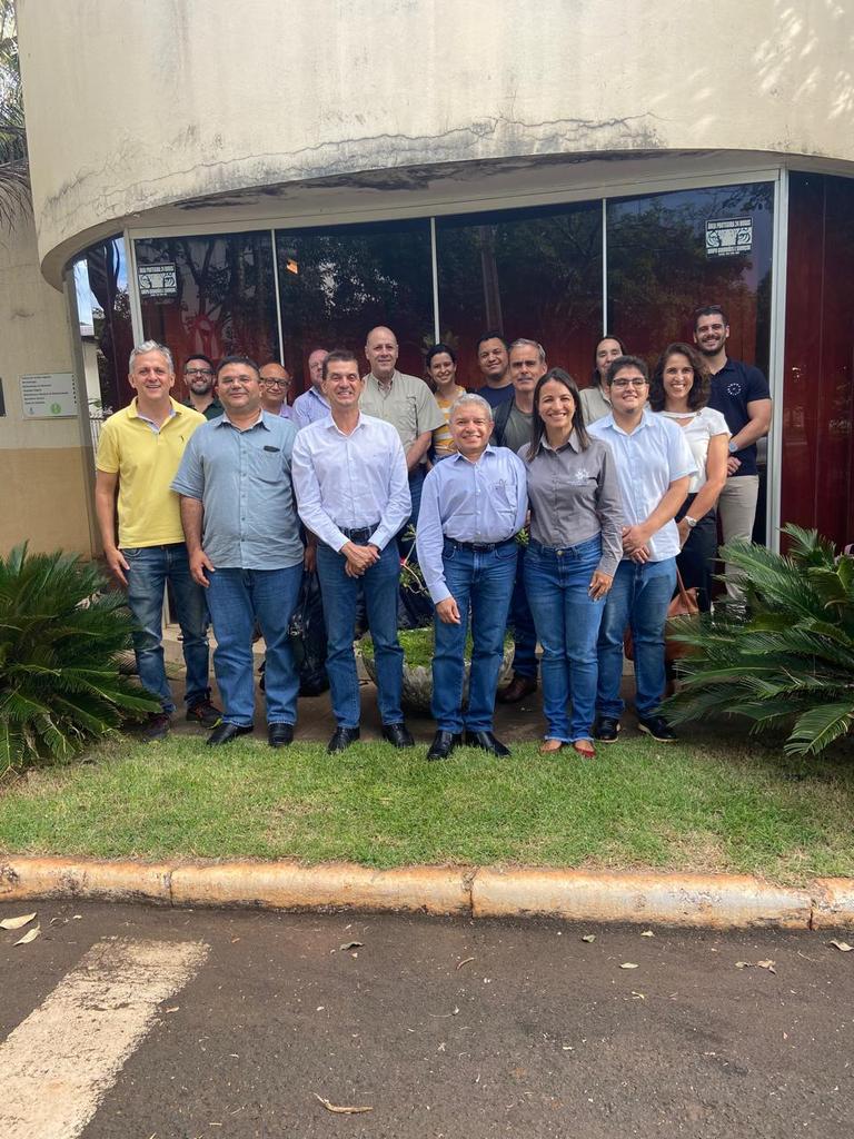 FLabfas's tweet photo. @CgViguera y @v_agullo presenting LabFAS and UMH research at Instituto Federal Goiano (IFG), Rio Verde, Brasil. Signing for new cooperations.
@CEBAS_CSIC
@AgEInves @FundacionSeneca @UniversidadMH @CSIC https://t.co/lmHe78YUsz