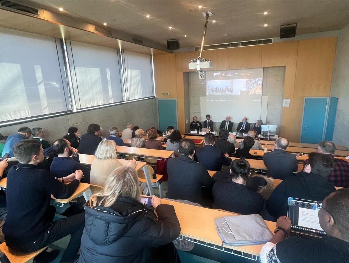 CattedraRosmini's tweet photo. Alcuni momenti della mattinata dell’AI Day presso la Facoltà di Teologia di Lugano con Alessandra Santacroce, Alessandro Trivilini, Massimiliano Nicolini, Marco Casu, Marco Eugenio Di Giandomenico e Samuele Tadini! @USI_university @ISFILugano @catt_ch @teleticino @CdT_Online https://t.co/0qNHD4hw1i