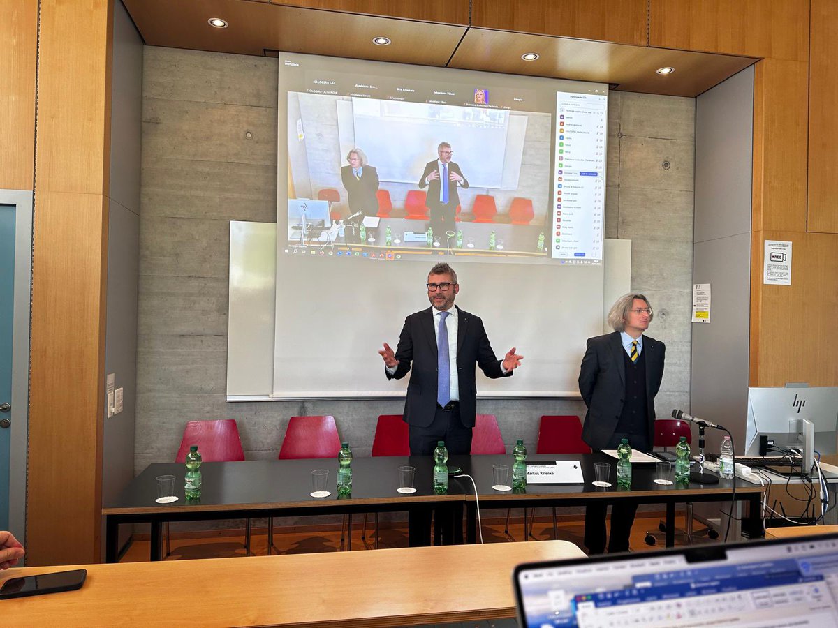 CattedraRosmini's tweet photo. Alcuni momenti della mattinata dell’AI Day presso la Facoltà di Teologia di Lugano con Alessandra Santacroce, Alessandro Trivilini, Massimiliano Nicolini, Marco Casu, Marco Eugenio Di Giandomenico e Samuele Tadini! @USI_university @ISFILugano @catt_ch @teleticino @CdT_Online https://t.co/0qNHD4hw1i