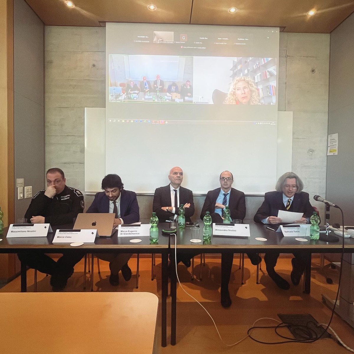 CattedraRosmini's tweet photo. Alcuni momenti della mattinata dell’AI Day presso la Facoltà di Teologia di Lugano con Alessandra Santacroce, Alessandro Trivilini, Massimiliano Nicolini, Marco Casu, Marco Eugenio Di Giandomenico e Samuele Tadini! @USI_university @ISFILugano @catt_ch @teleticino @CdT_Online https://t.co/0qNHD4hw1i