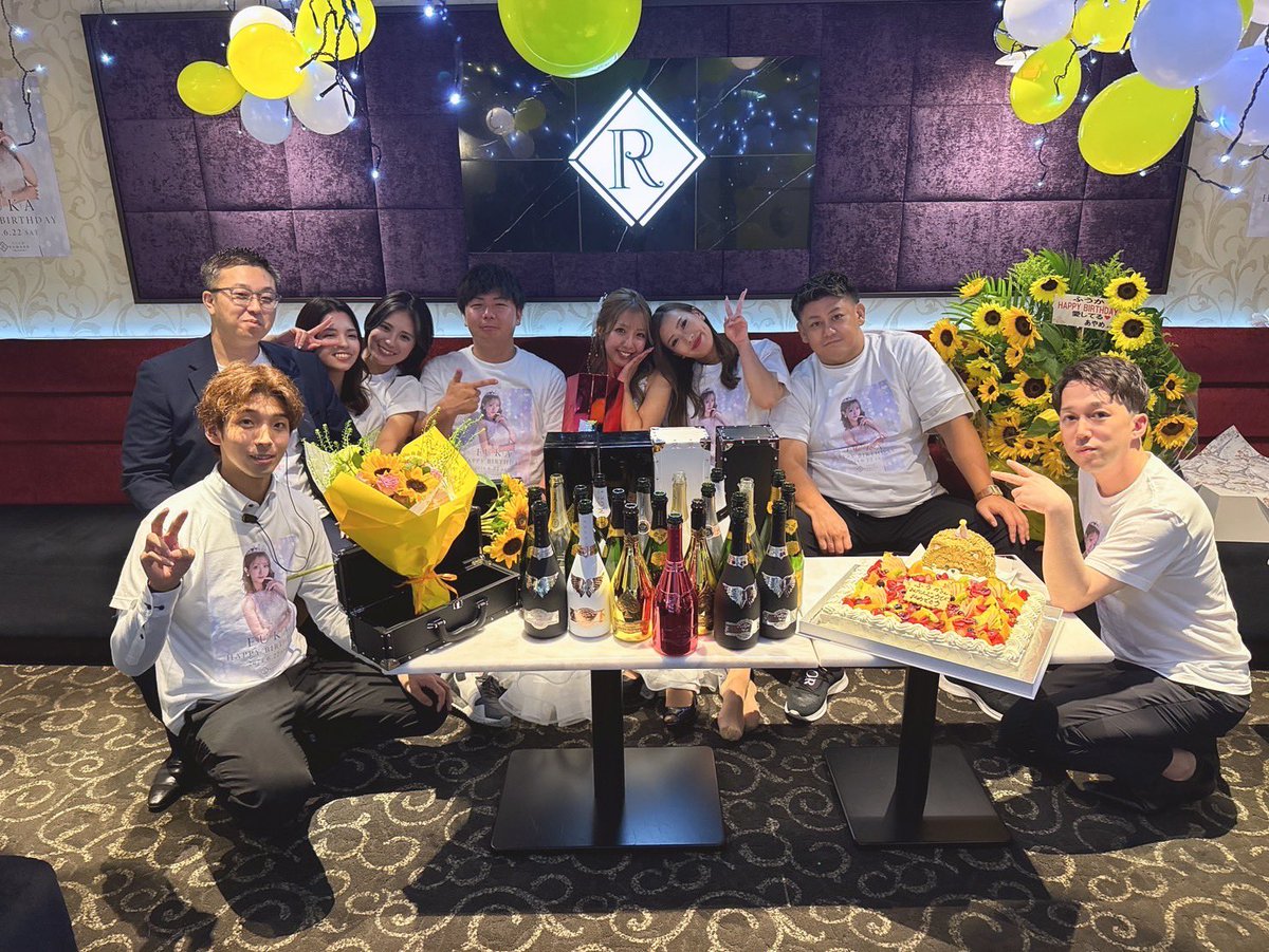 romaneokayama's tweet photo. ふうかさんbirthday✨
#過去pick
#birthday
#CLUBROMANE
#ロマネ
#岡山
#キャバクラ
#キャバ嬢
#飲み屋
#ソウメイ
#エンジェルシャンパン https://t.co/jNg9WEvdWg