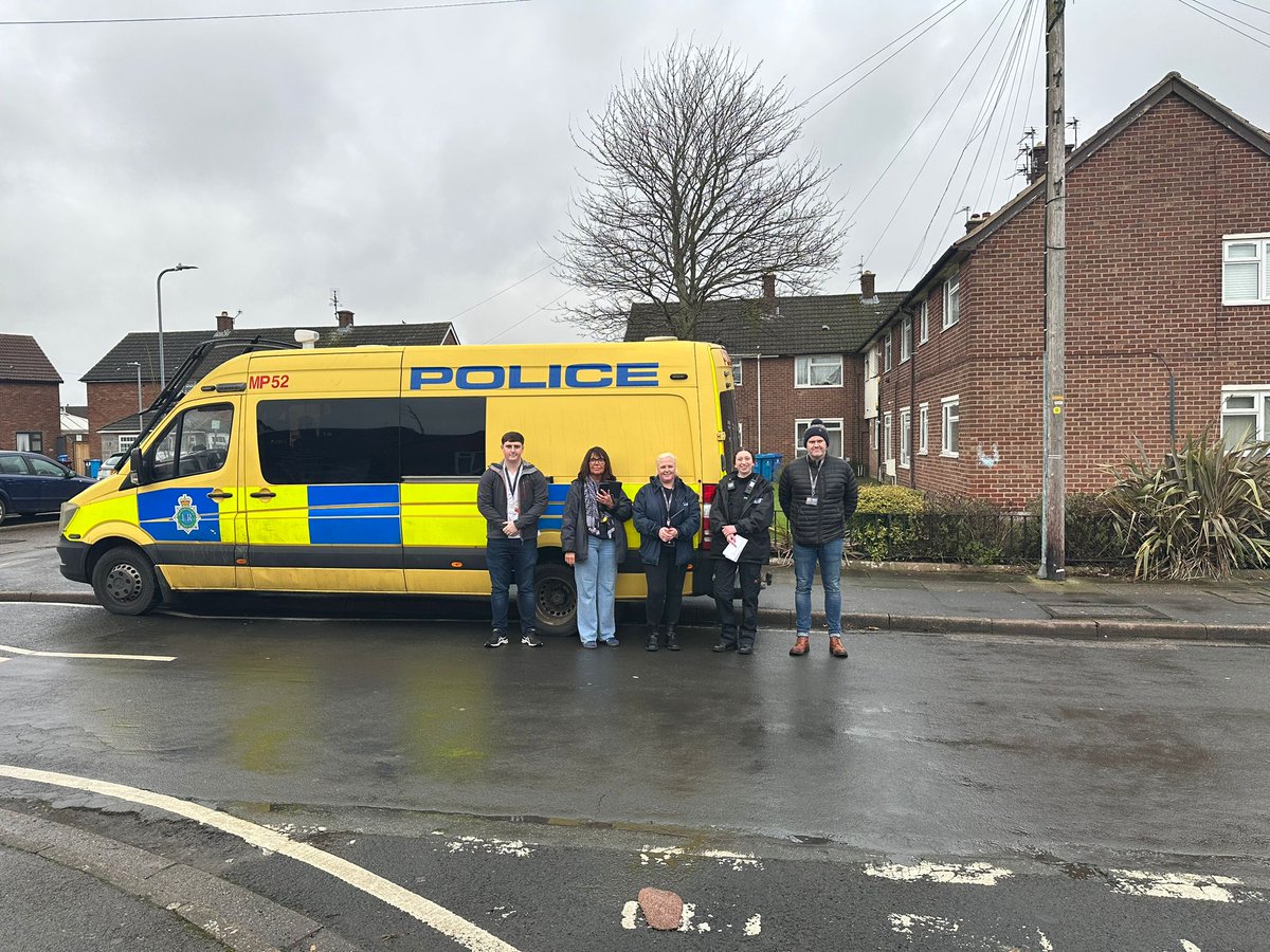 Knowsley Community Safety Partnership (@saferknowsley) on Twitter photo Our Crime and Communities team were joined by <a href="/MerPolKnowsley/">MerPol Knowsley</a> and <a href="/LivvHousing/">Livv Housing Group</a> for a community walkabout in the Holland Road area of #Halewood following recent reports of anti-social behaviour.
Report #ASB to community safety partners including to safer.knowsley@knowsley.gov.uk Our Crime and Communities team were joined by <a href="/MerPolKnowsley/">MerPol Knowsley</a> and <a href="/LivvHousing/">Livv Housing Group</a> for a community walkabout in the Holland Road area of #Halewood following recent reports of anti-social behaviour.
Report #ASB to community safety partners including to safer.knowsley@knowsley.gov.uk