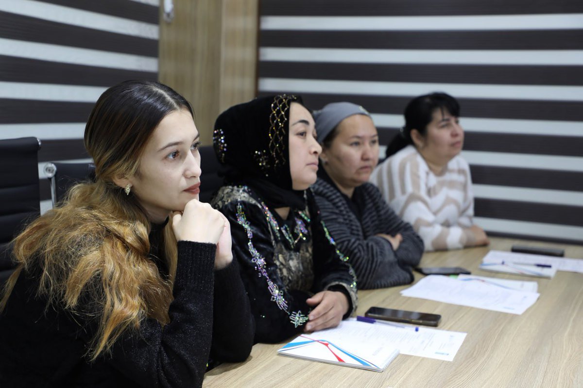 UNDP Uzbekistan 🇺🇿 (@undp_uzbekistan) on Twitter photo 📢 Digital skills training for women is happening now in Shahrisabz!
👩💻 100 women from rural areas are learning e-commerce, online sales & digital marketing, supported by <a href="/minecofinuz/">Iqtisodiyot va moliya vazirligi</a> , UNDP & <a href="/SwissDevCoop/">Swiss Development and Cooperation</a> .
🌍 Empowering women through #DigitalSkills!
#DigitalEconomy 📢 Digital skills training for women is happening now in Shahrisabz!
👩💻 100 women from rural areas are learning e-commerce, online sales & digital marketing, supported by <a href="/minecofinuz/">Iqtisodiyot va moliya vazirligi</a> , UNDP & <a href="/SwissDevCoop/">Swiss Development and Cooperation</a> .
🌍 Empowering women through #DigitalSkills!
#DigitalEconomy