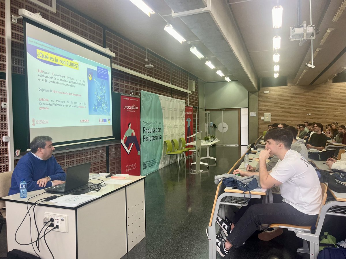 🎯En el bloc ‘treballar a l’estranger’  Juanjo Limonchi, fisioterapeuta que treballa en França, ha parlat de la seua experiència i Ignasi Talens, de European employment services i Red Eures, ha assessorat sobre l’ocupació en Europa.