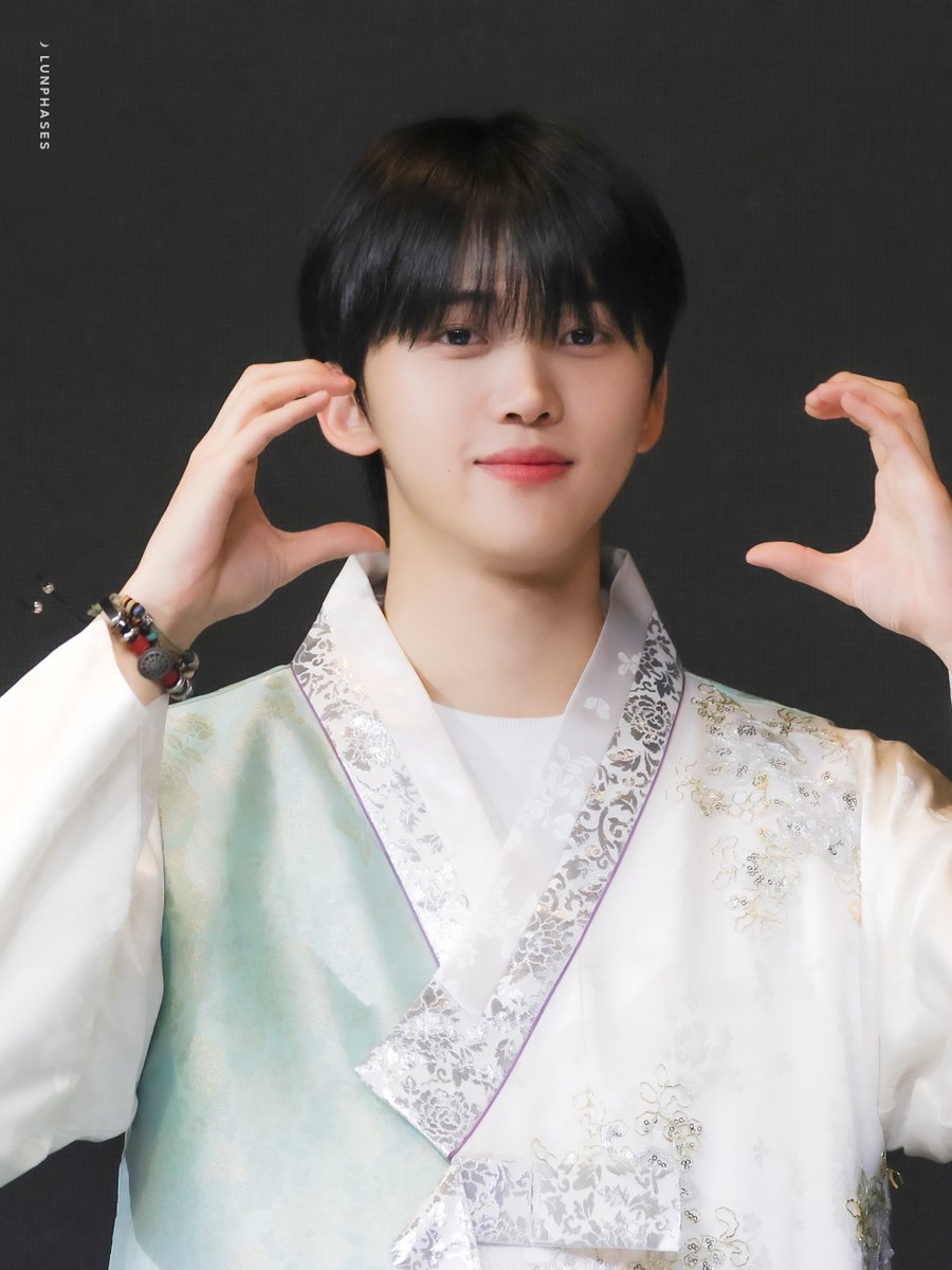 LUNPHASES's tweet photo. 볼하트 짠-💖

240920
#루네이트 #LUN8 #ルネイト
#도현 #DoHyun #ドヒョン https://t.co/yU40lSc7XY