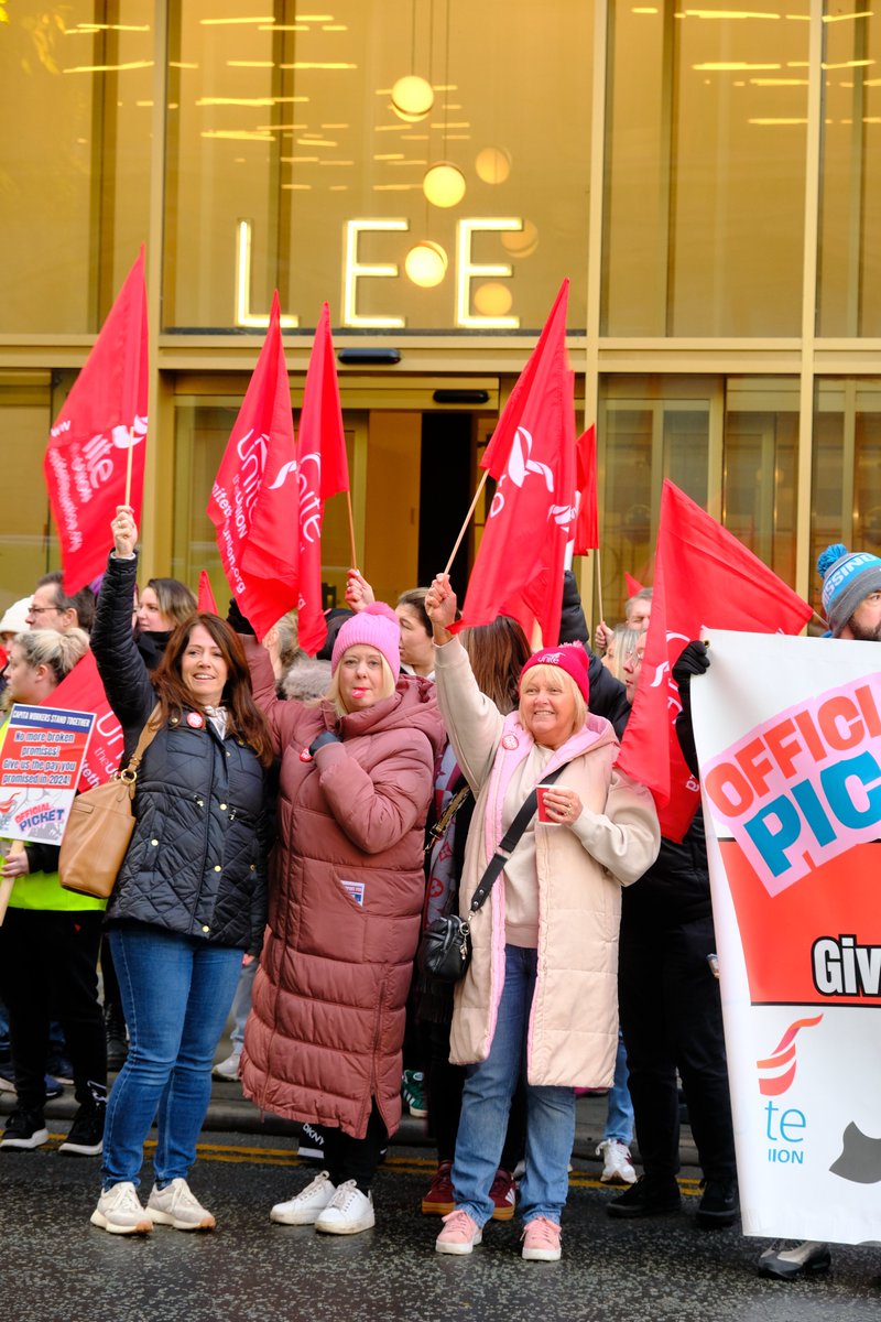 When workers stand together against injustice Unite will always stand with them. Solidarity with Unite members in Capita who today began strike action over pay - Manchester and Glasgow. 
#strike #Solidarity #capita