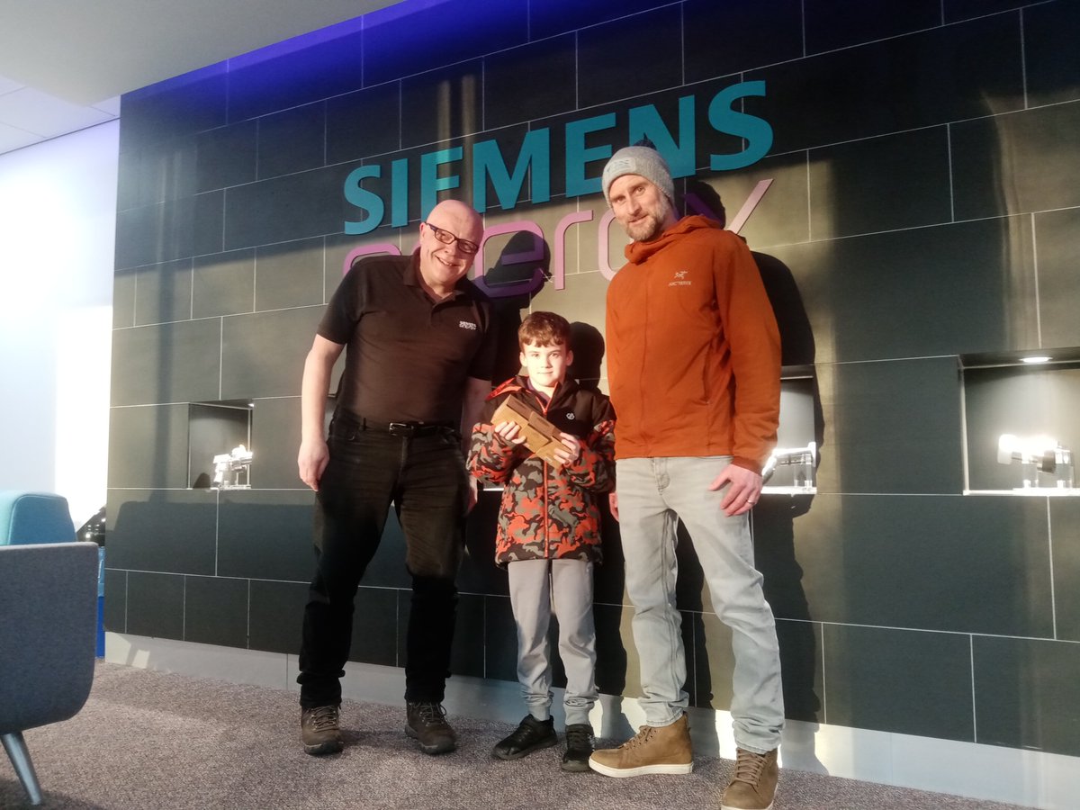 StemUlver's tweet image. 🎉We have our first set of winners from completing visitor feedback forms whilst at UlverSTEM 🎉
Well done to Jamie and George, who came to collect their winnings: a Bluetooth speaker, kindly gifted by @BAESystemsplc.
#stemeducation #STEM