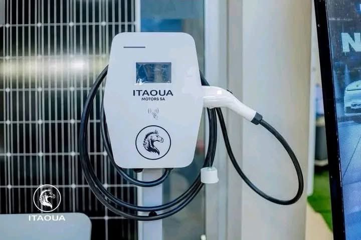 ChinasaNworu's tweet image. Burkina Faso has unveiled two car models SAHEL and NATIVE.

The country's auto manufacturing company,  ITAOUA said these are sets of electric cars that can run 330KM with just 30 minutes charging.
They will begin producing more in the weeks ahead.
These cars will have digital