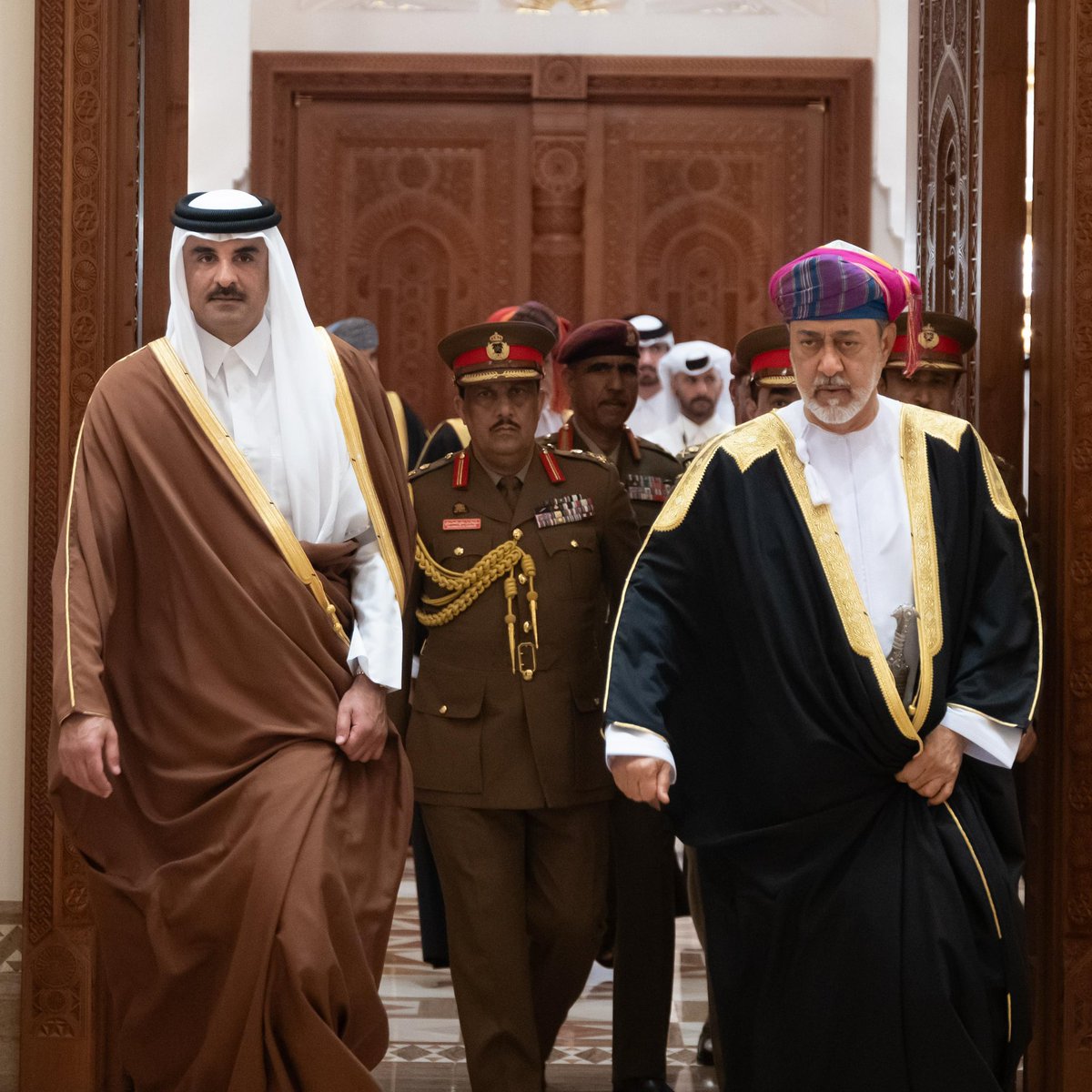 TamimBinHamad's tweet photo. سعيدٌ بزيارة سلطنة عمان الشقيقة، ولقاء أخي جلالة السلطان هيثم بن طارق، لبحث تطلعاتنا المشتركة نحو تعميق العلاقات الأخوية والتاريخية الوطيدة بين بلدينا، والارتقاء بها إلى المستوى المنشود، بما يفتح الآفاق أمام شعبينا الشقيقين لمزيد من التعاون المثمر في كافة المجالات، متمنياً للسلطنة والشعب العماني الشقيق دوام التقدم والرخاء والازدهار.