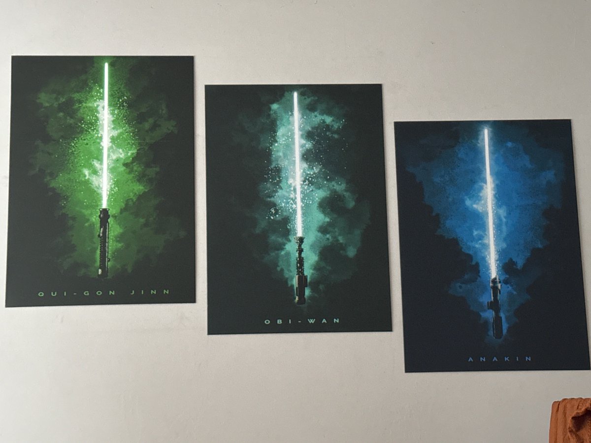 Pensinuf's tweet photo. I forgot to show off the new displates we got for Xmas. 

Love the colour gradient. https://t.co/RbRc76kI11