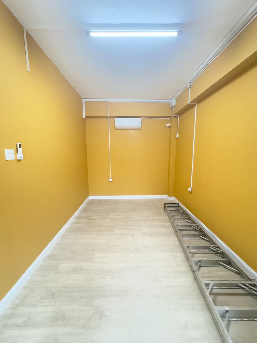 Najelle_'s tweet photo. Commercial Spaces For Rent 
📍Constant Spring Road 
1000 sqft (5 units)
$270,000 (including maintenance)
Call to schedule viewing 876-809-4929 https://t.co/JHPvukCTvf