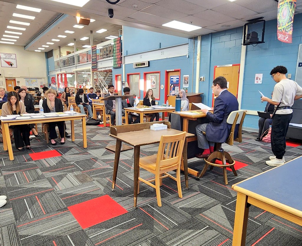 The jury has been sworn in, let the #mocktrial begin! <a href="/CardinalsLHS/">Lawrence High School</a> #LTPSThisIsUs @jpenelopec