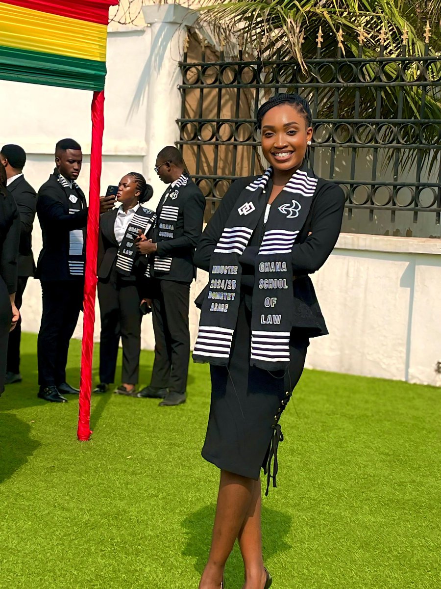 maame_agyeiwa's tweet photo. Few steps away from the goal..👩⚖️🇬🇭✨ https://t.co/qvE9R8aUYd