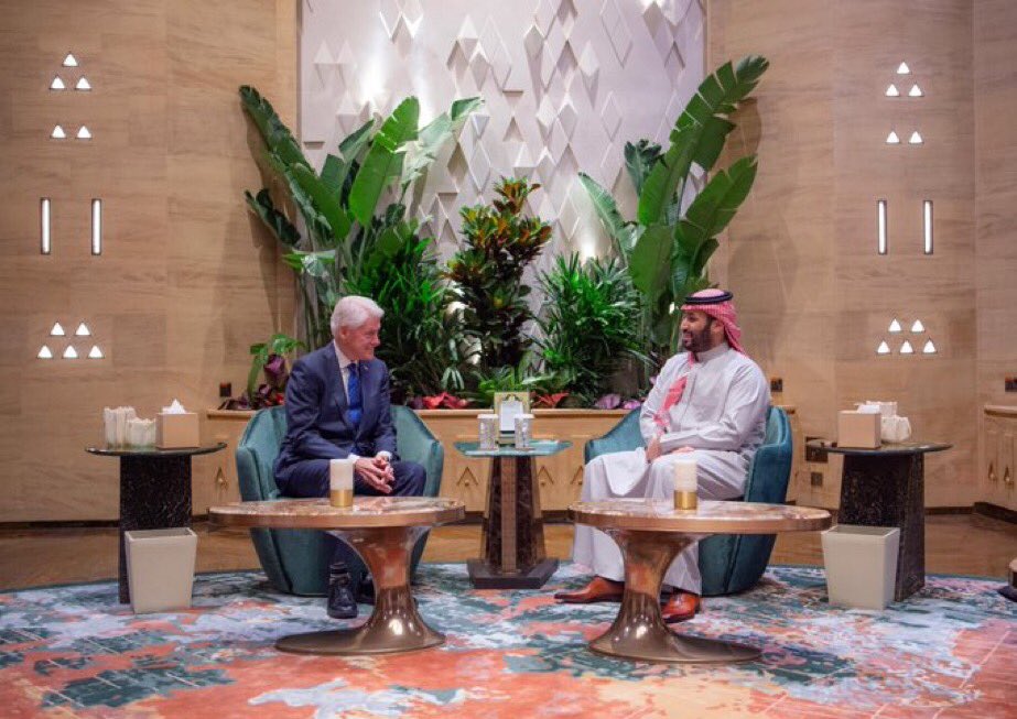 سمو #ولي_العهد يستقبل الرئيس الأسبق للولايات المتحدة الأمريكية السيد بيل كلينتون. 

spa.gov.sa/w2252125