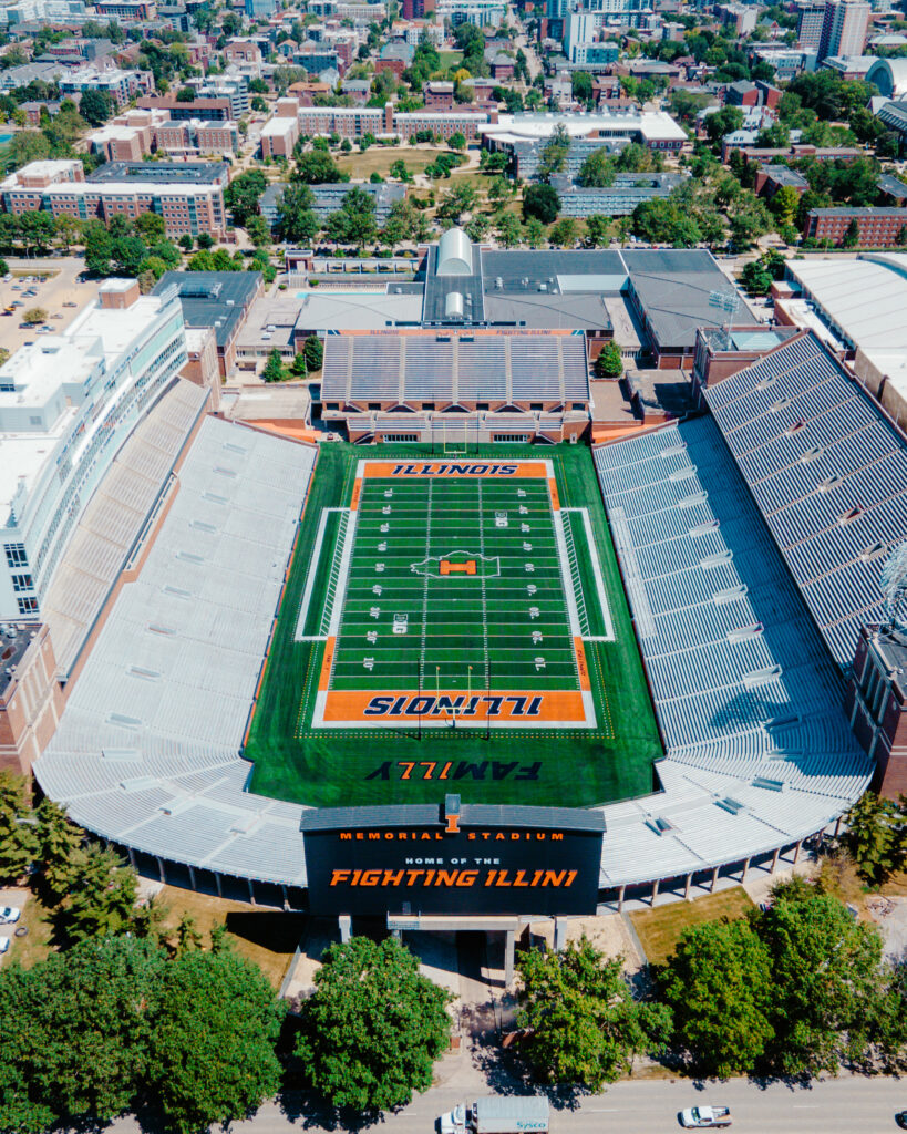 CFBHome's tweet image. Stadium of the Morning 🥞

🏟️ Memorial Stadium 
✔️ Capacity 60,670
📍 Champaign, Illinois

Home of @IlliniFootball 

Last photo by @cfbcampustour