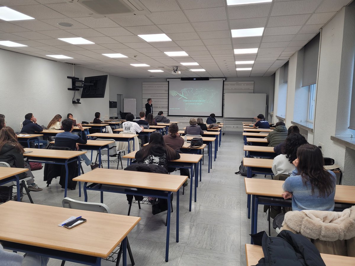 juanlopezasiain's tweet photo. Hoy Sergio Vázquez, explica las prometedoras posibilidades de internacionalización de la profesión de #ArquitecturaTecnica a los alumnos de la @ETSEM_UPM @La_UPM 
Él es secretario de la @eota_eu en Bruselas y colaborador del @CGATEsp en varias asociaciones europeas
#ConectAT https://t.co/8ROmpKNnYx
