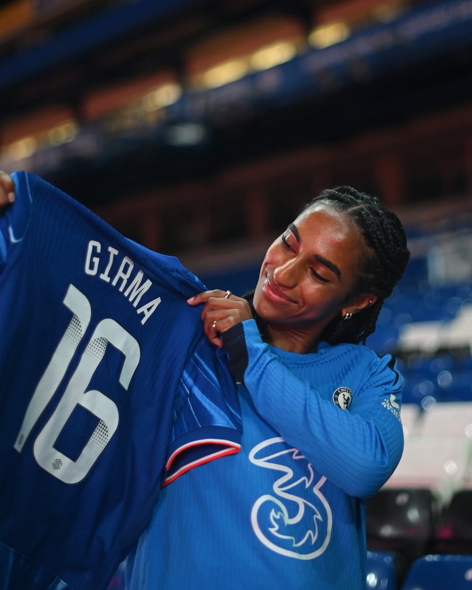 Copa90's tweet photo. Yes, Naomi Girma is worth the hype. 

Emma Hayes called her the best defender she’s ever seen. And who are we to argue?

The first-ever million dollar player in women’s football is worth every penny.

🧵THREAD https://t.co/m9hbof297f