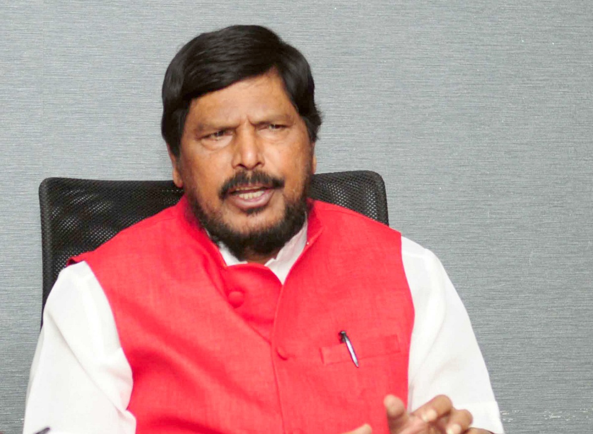 NewsDeshbandhu's tweet photo. रामदास आठवले ने अमृतसर में बाबा साहेब की प्रतिमा तोड़ने की निंदा की, पंजाब सरकार को घेरा  
https://t.co/QLlEQFtTsl via @NewsDeshbandhu  @RamdasAthawale https://t.co/hor3pgYQvm