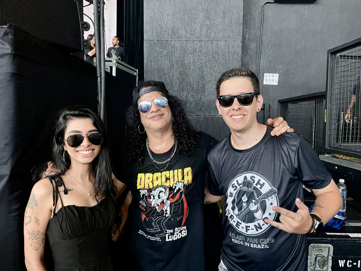 slashRefnr's tweet photo. 1 year ago one of the craziest and most insane weeks of my life began. 4 states, 4 shows behind my favorite band! Friends, stories, rock n roll, dreams come true and a lot of happiness! 

#slash #rock #rocknroll #🤘
@Slash @todddammitkerns @franksidoris @MylesKennedy @brentfitz https://t.co/IbwVeZHqbO