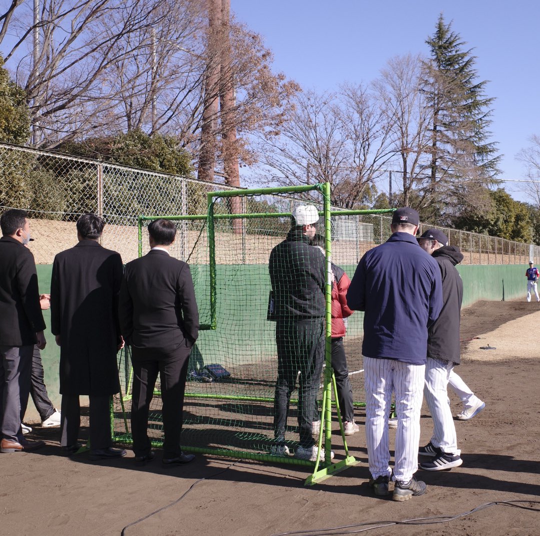 ovs_sports073's tweet photo. 先日、ケベックキャピタルズ ジャパントライアウトが無事終了いたしました。

改めまして、怪我のリスクもある寒い時期に参加いただいた選手や国内外問わずお越しいただいたスカウト陣の方々をはじめとし、ご協力いただいた埼玉武蔵ヒートベアーズ様やスタッフの皆様、誠にありがとうございました。 https://t.co/CEqgSRIfYT