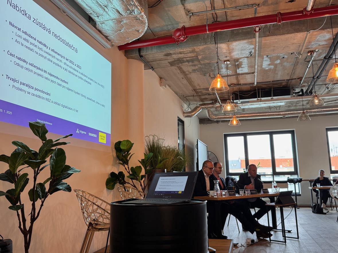 Z dnešní společné tiskové konference s <a href="/Trigema_as/">Trigema</a> a <a href="/SkanskaGroup/">Skanska</a>. 

Co na konferenci zaznělo si můžete přečíst v článku na <a href="/iDNEScz/">iDNES.cz</a> v předchozím postu. ⤵️