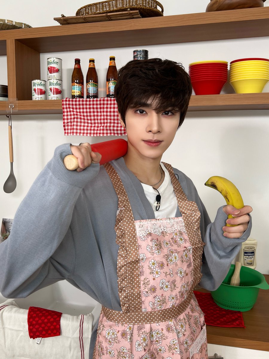 WayV_official's tweet photo. It's time for me to improve my cooking skills🥟🍽️
是时候提升我的烹饪技巧了🥟🍽️

#XIAOJUN #肖俊 #샤오쥔 
#HomeWithWayV #家有威神
#AnExtraordinaryFamily #不平凡的一家人
#WayV #威神V https://t.co/3hgLzbD0tT