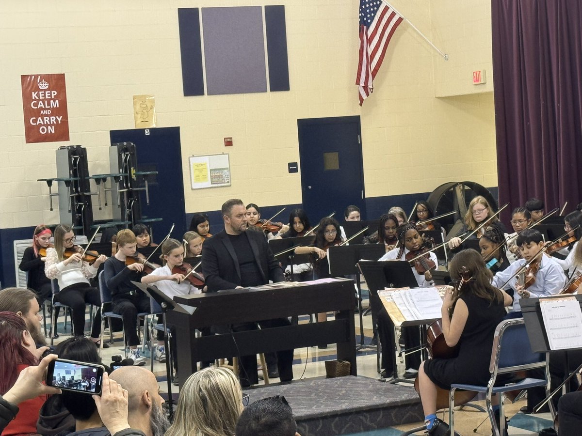 Holt Crossing IS tweet media