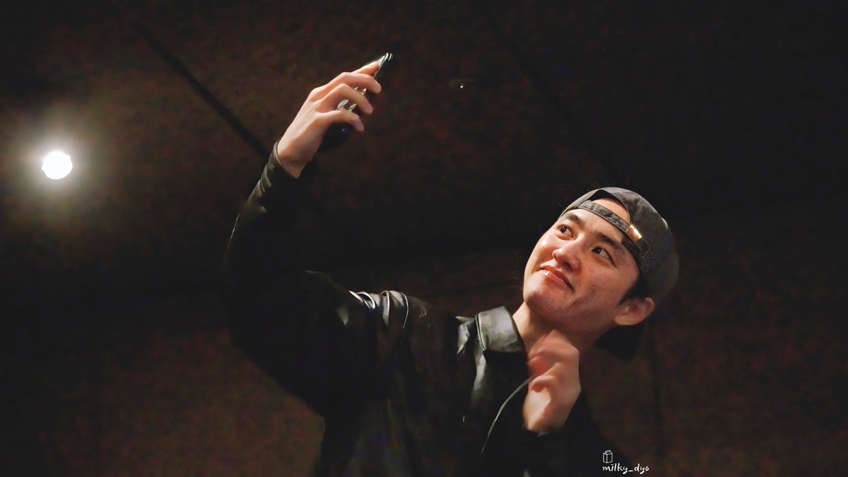MilKy_Dyo112's tweet photo. 250128 CGV 강남 무대인사

오랜만에 담은 경수는 여전히 사랑스럽구..❤

#디오 #DO(D.O.) #도경수 #kyungsoo #EXO  #말��수없는비밀 @weareoneEXO @companysoosoo_ https://t.co/5VDTwrzhl2