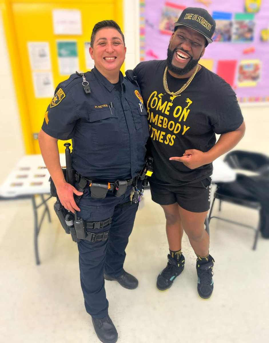 GGalvez PK Bil🐬 (@glgal00) on Twitter photo Our community jobs fair was a success 🤩 thanks to our fire department and Edgewood police 👮♀️ and other visitors #communities <a href="/EISDPDofSA/">Edgewood ISD PD</a> Our community jobs fair was a success 🤩 thanks to our fire department and Edgewood police 👮♀️ and other visitors #communities <a href="/EISDPDofSA/">Edgewood ISD PD</a>