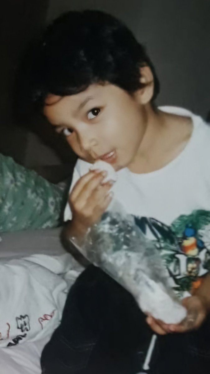 rcbaura's tweet photo. its ok lil bud, i got u.. https://t.co/Pwl4VDLzaQ