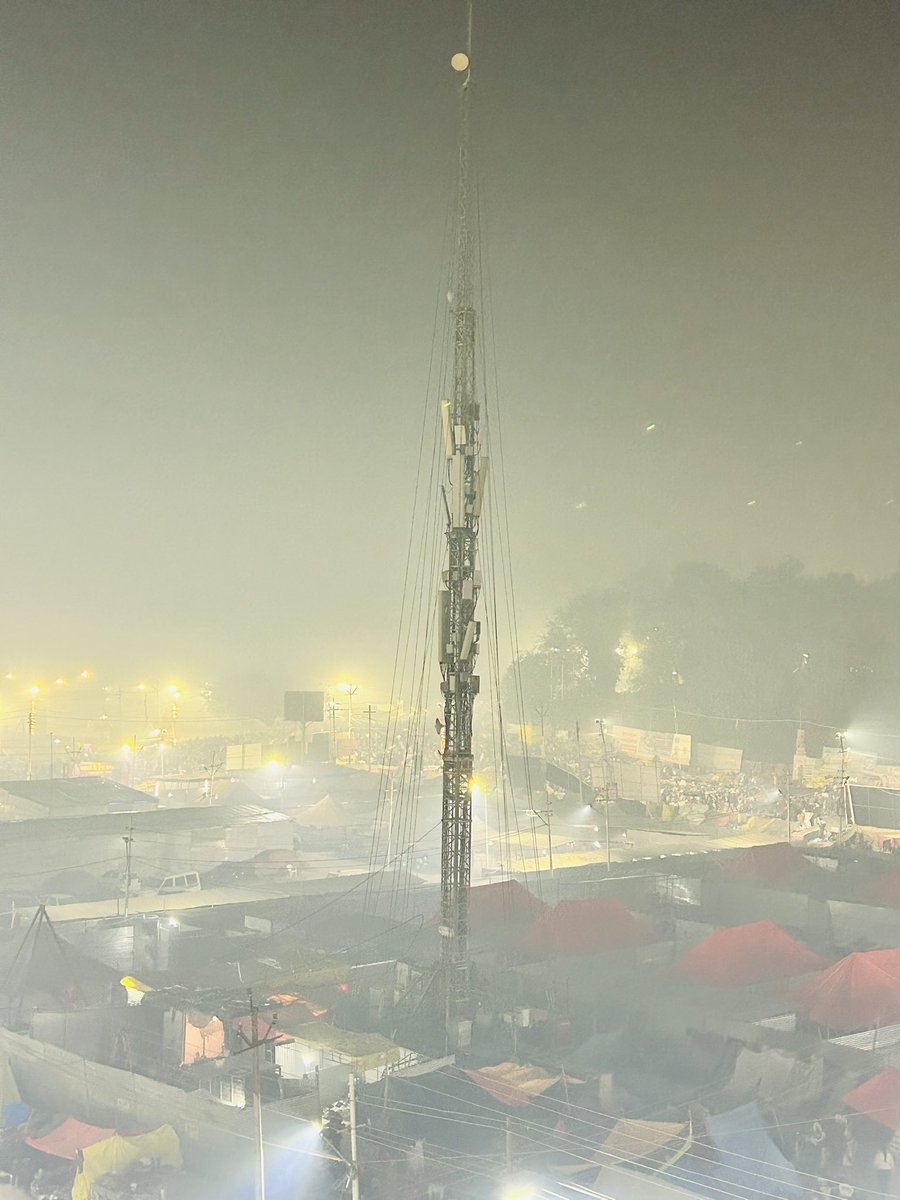 Sharang197's tweet photo. @DoT_India , witnessing robust presence and ardous dedication towards pilgrims at #Mahakumbh Mela Area for seamless connectivity and hassle free communication #dot @JM_Scindia @neerajmittalias 
Thanks a lot https://t.co/O3SphCsvli