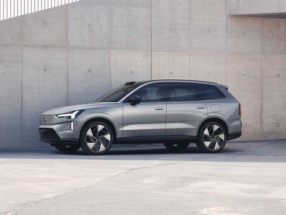 khuleonwheels's tweet image. Volvo’s all-electric EX90 SUV coming to Mzasni in the first half of 2025. See details here: bit.ly/40EznVE

#VolvoSA #VolvoEX90 #EX90