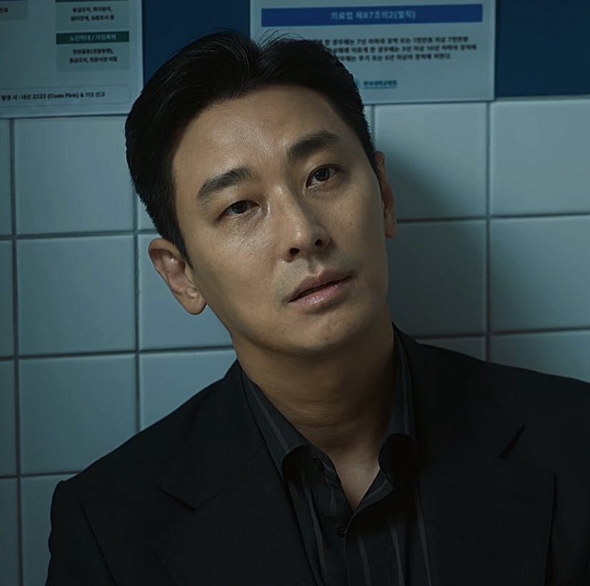 kdrama_menfess's tweet photo. •kdm• 🔥 The Trauma Code : Heroes On Call 🔥

Kalo bakal ada season 2, siapa yaah yang cocok bakal meranin mba sutradara yang nice try 😌 ini kasian soalnya harus naksir dokter ganteng yang khodamnya kompor gas https://t.co/njuTddcMyy
