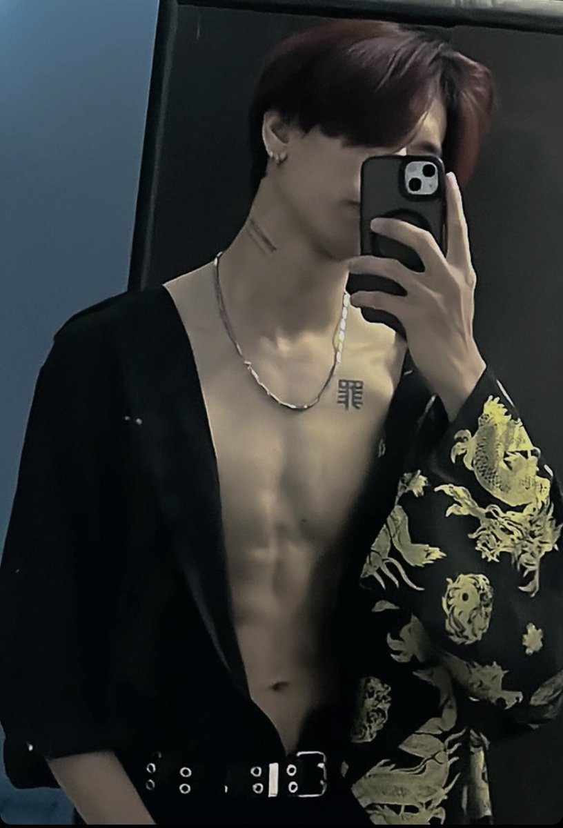 AKI (@aki1999die) on Twitter photo 