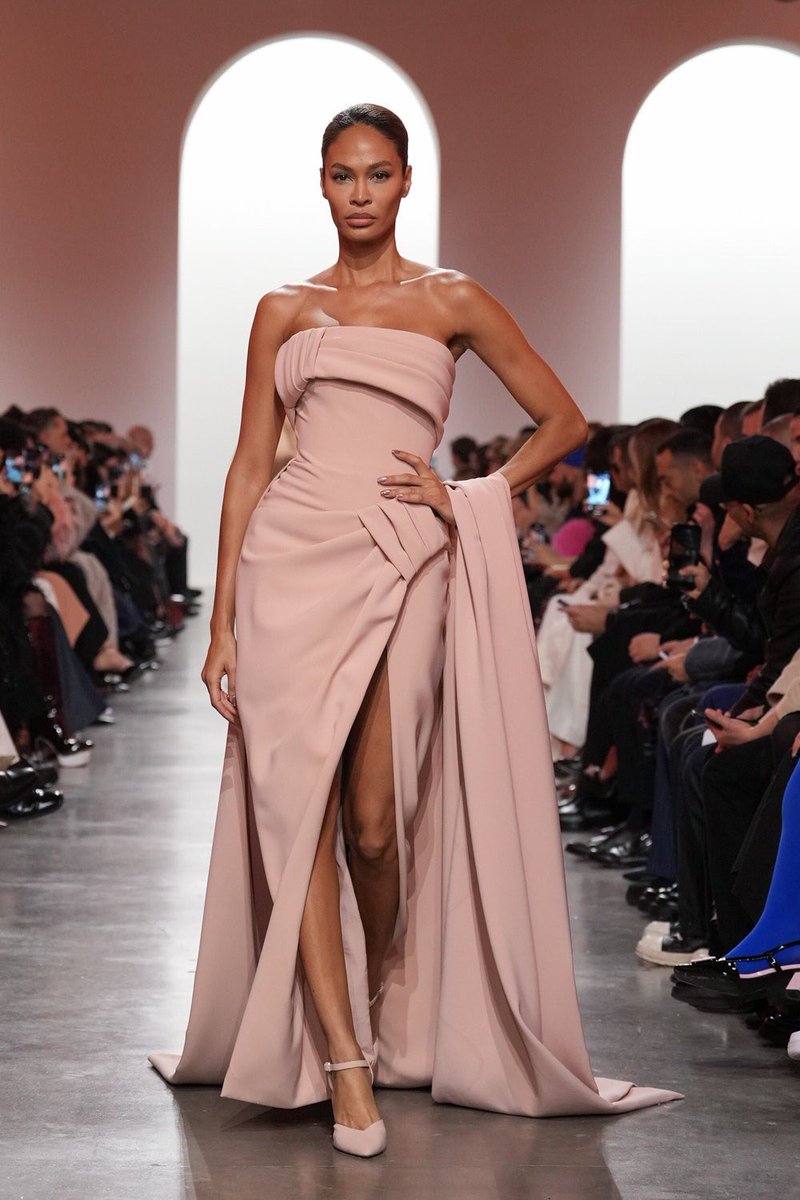 elie saab ss25 couture  —  so magical and ethereal, they truly never disappoint. i’m so mesmerized by every single gown 🌸