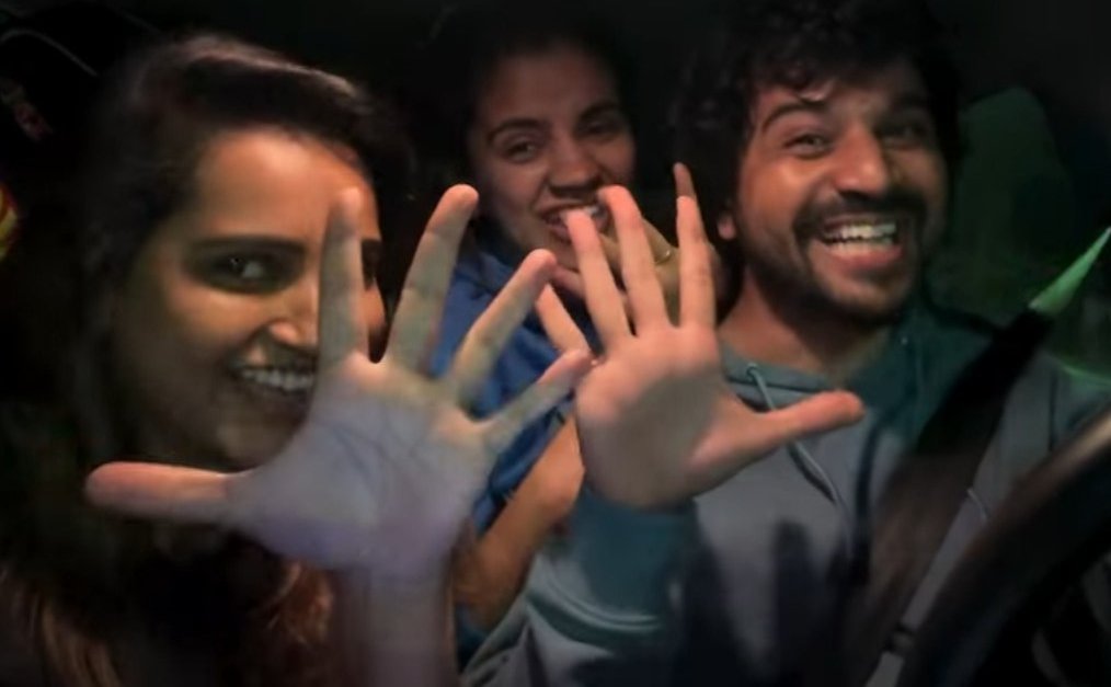 Lilly_TVK's tweet image. #GoaGuys vibe again 🔥

Happy to see you Guys 🫶🏻❤️
#SoundariyaNanjundan𓃶 #Jacqulinelydia𓃵 #Rayan #BiggBossTamilSeason8 #BiggBossTamil #GoaGang