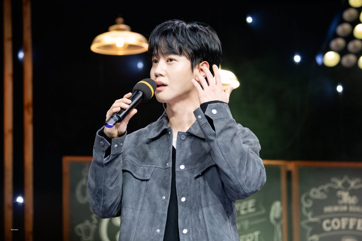 20250124 오늘 아침 윤상입니다 - 겨울 특집 힐링콘서트 바깥은 겨울
#라포엠 #LAPOEM #최성훈 #ChoiSunghoon

설명하는 성훈이 미모에 납득🥰